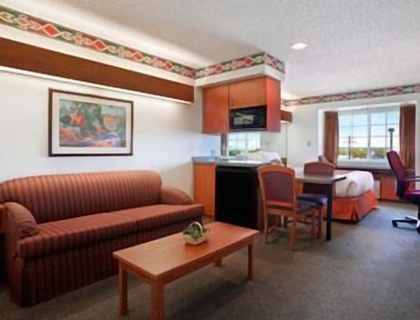 Microtel Inn And Suites Pueblo Rom bilde