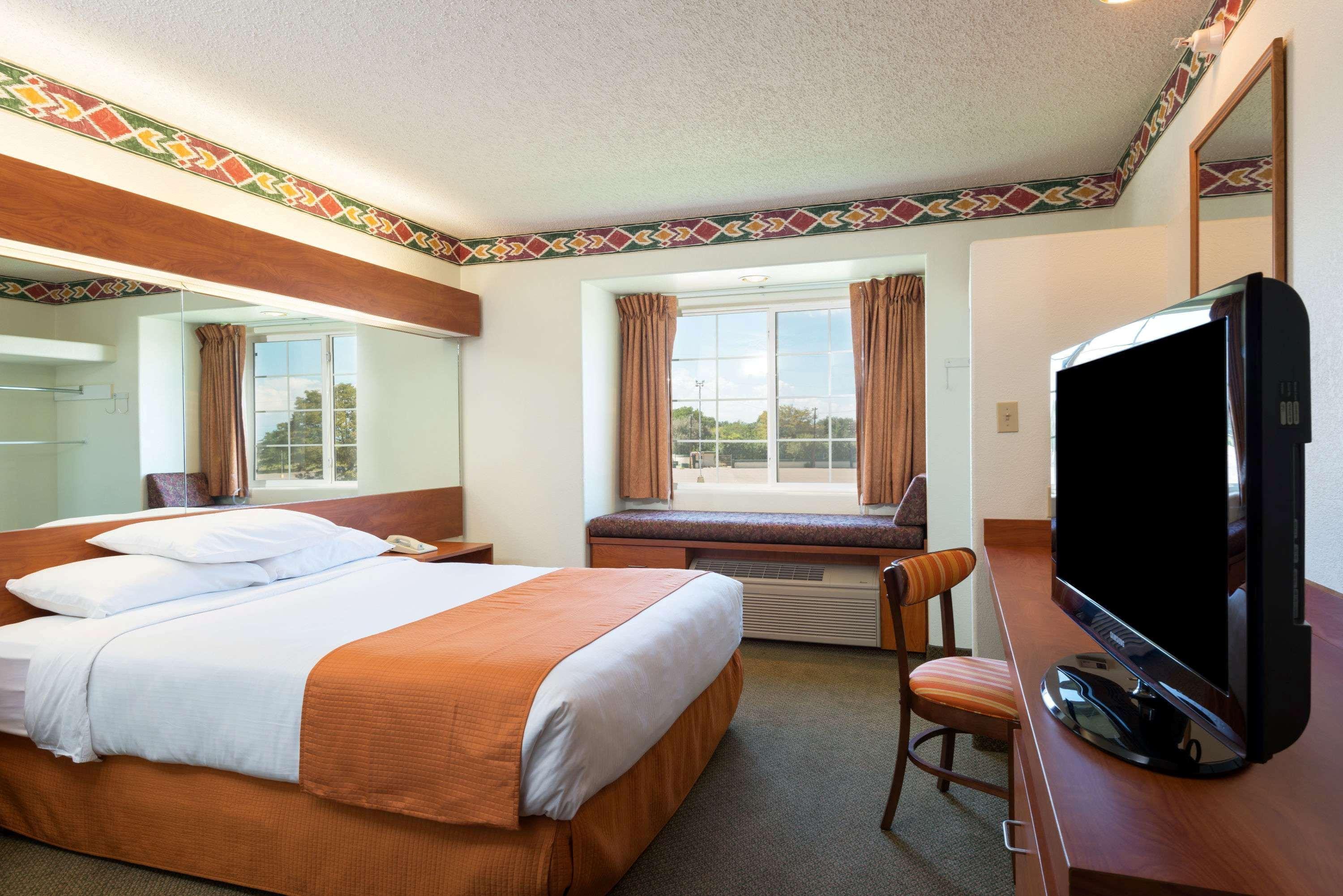 Microtel Inn And Suites Pueblo Eksteriør bilde