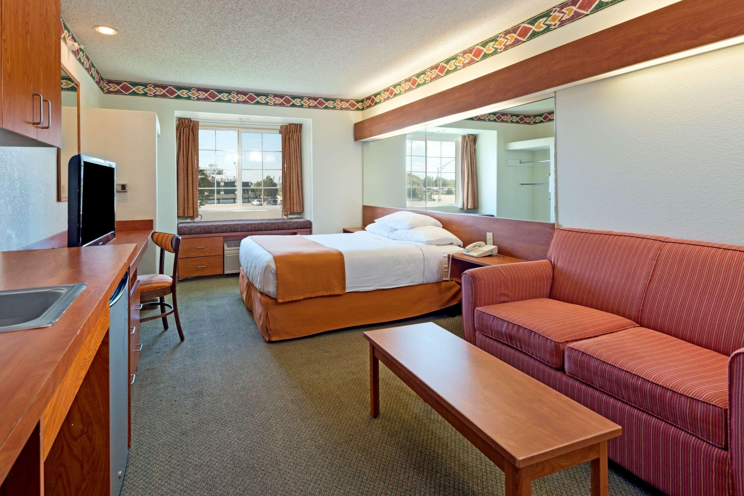 Microtel Inn And Suites Pueblo Eksteriør bilde
