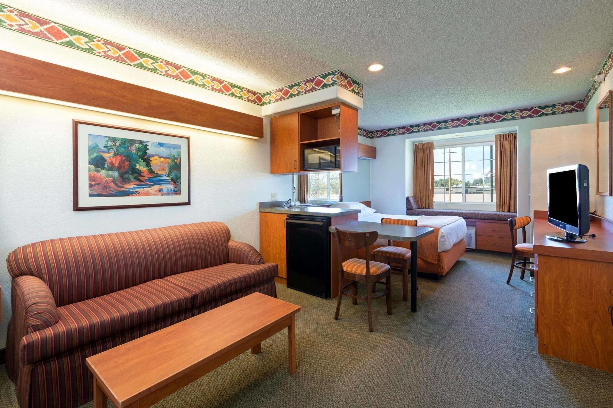 Microtel Inn And Suites Pueblo Eksteriør bilde